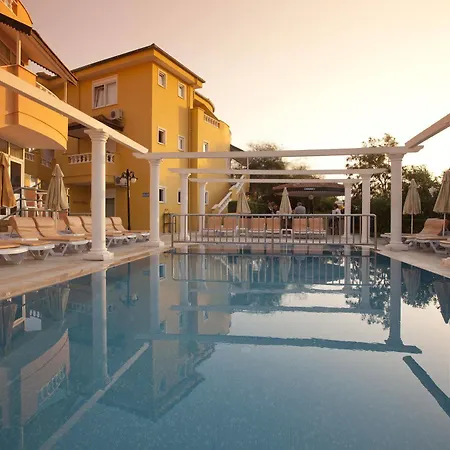 فندق Club Paradiso 5*